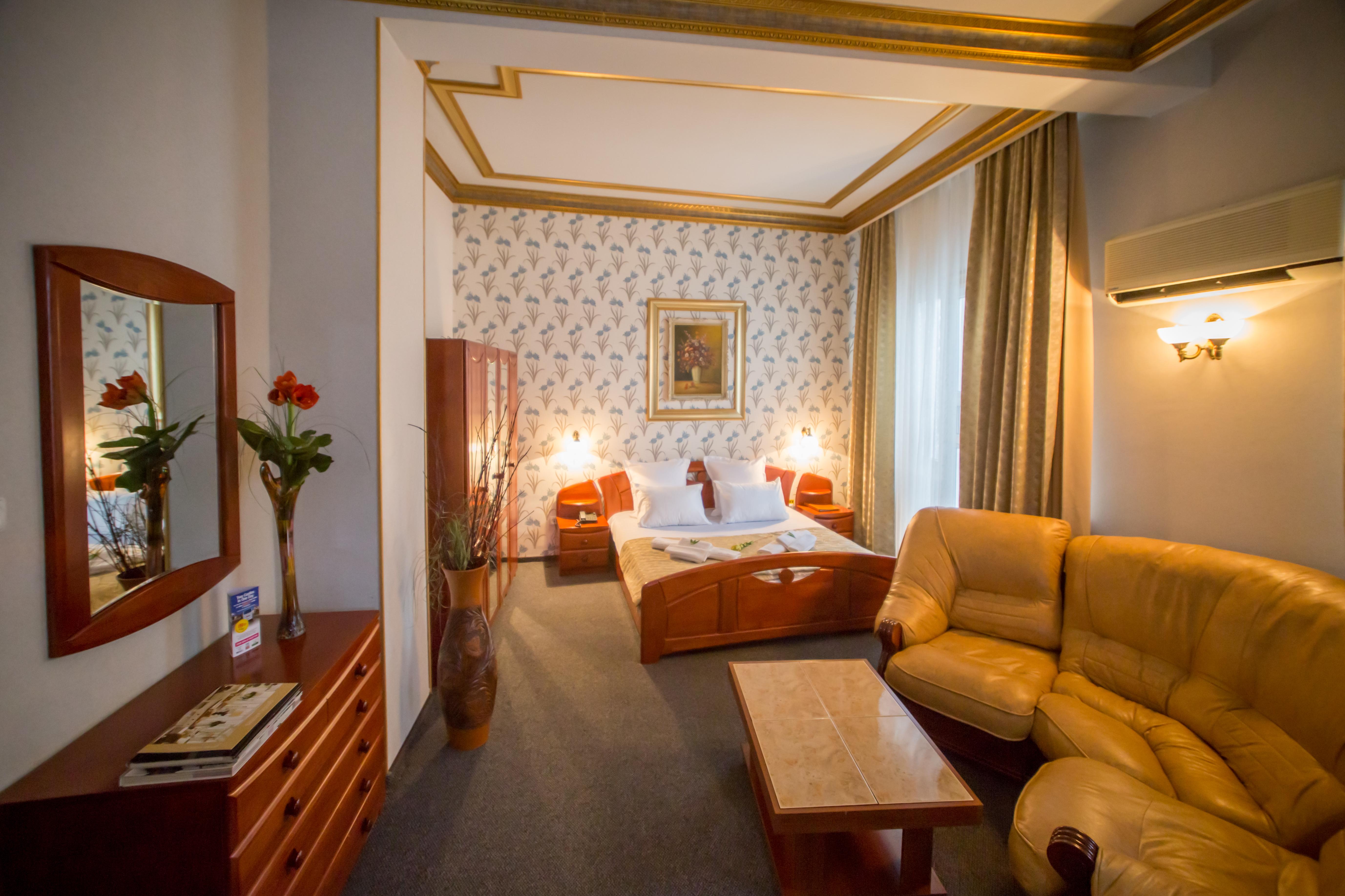 Bucharest Comfort Suites Hotel Eksteriør billede